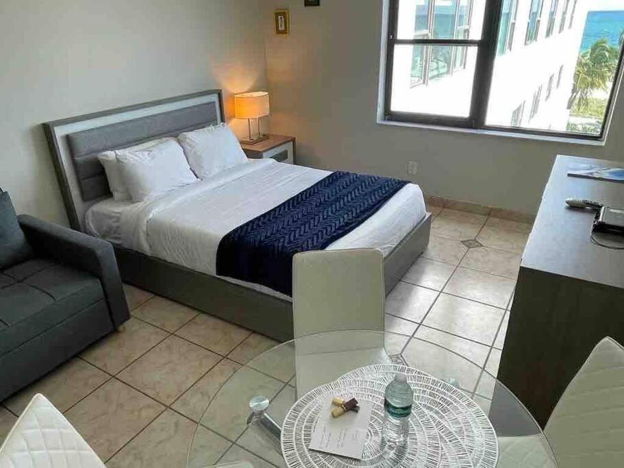 Chic Ocean Front Studio! Apartment Miami Beach Exterior photo