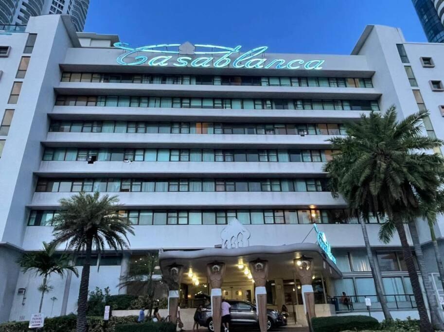 Chic Ocean Front Studio! Apartment Miami Beach Exterior photo